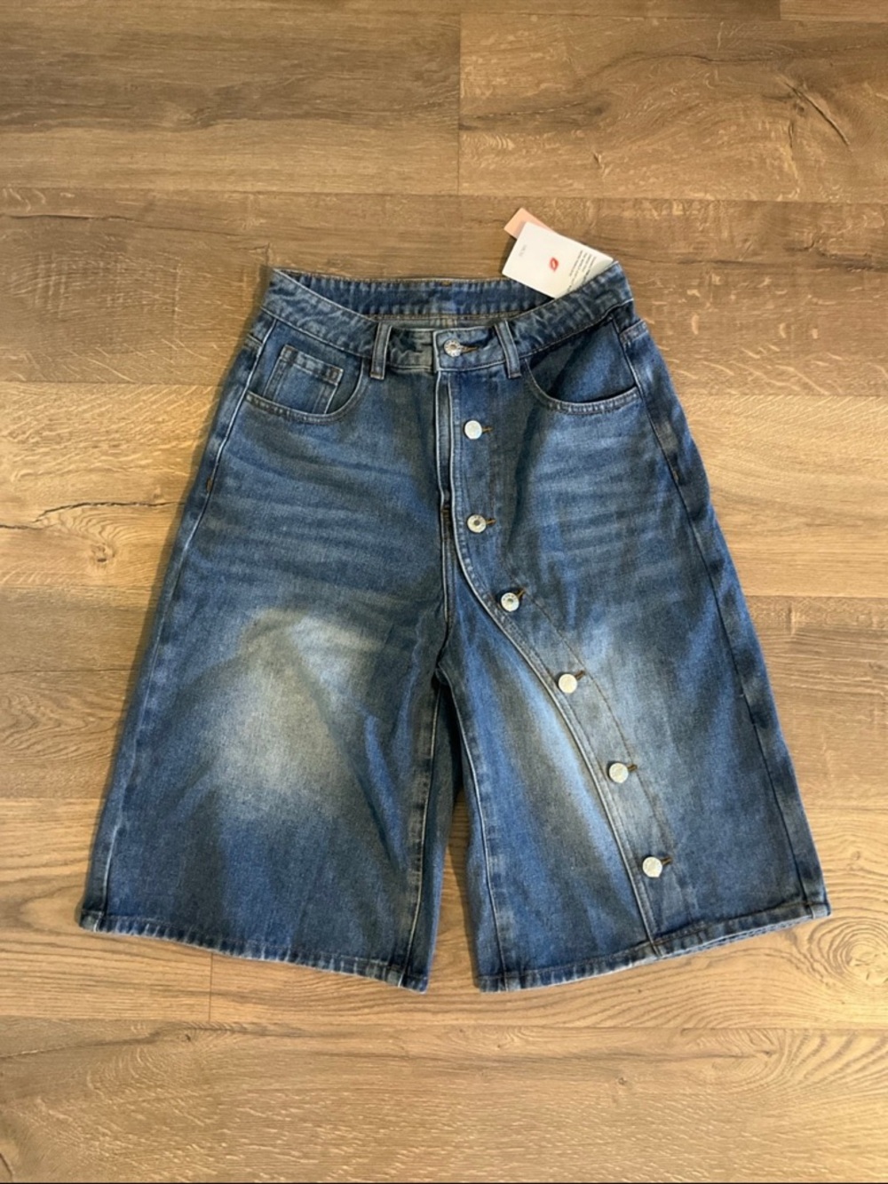 Mica’s denim wide leg Bermuda Shorts with button cascade detail, S, NWT! - Picture 2 of 7